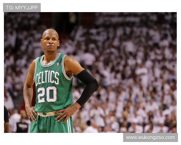 伯德挡拆制造错位高效中投，对比库里拉开空间差异