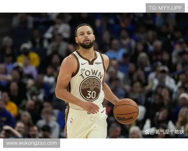 汤普森与库里挡拆拉开防守较上季无球三分更稳定