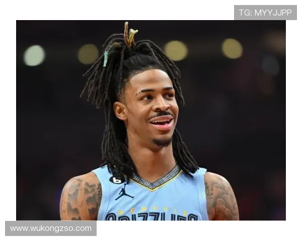 莫兰特又双叒夜店蹦迪了，这回还带着新女友？